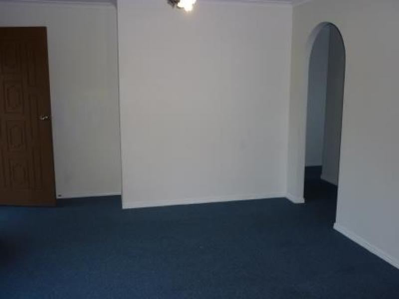 8 Diana Place, Urangan QLD 4655