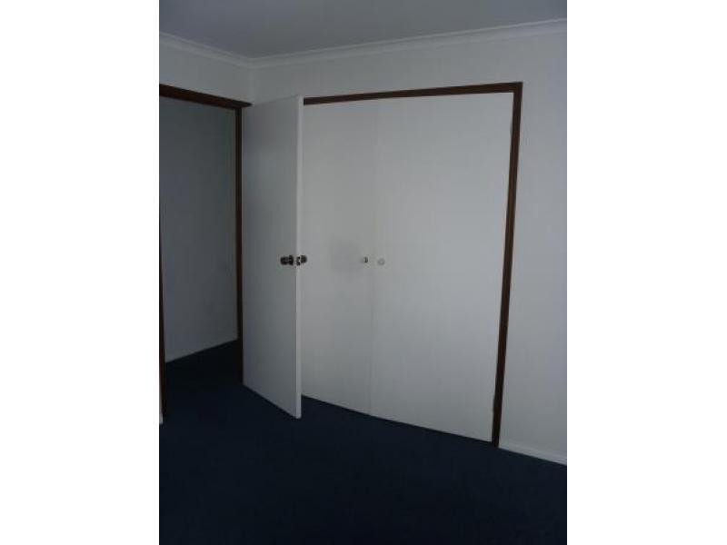 8 Diana Place, Urangan QLD 4655