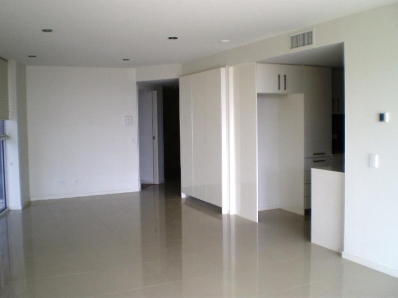 87 Marine Parade, Redcliffe QLD 4020