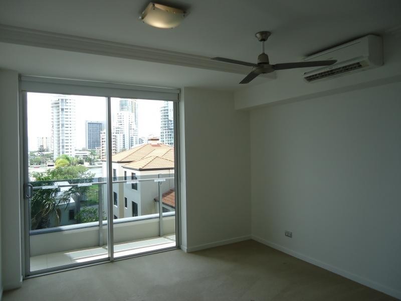 53 Darrambal, Chevron Island QLD 4217