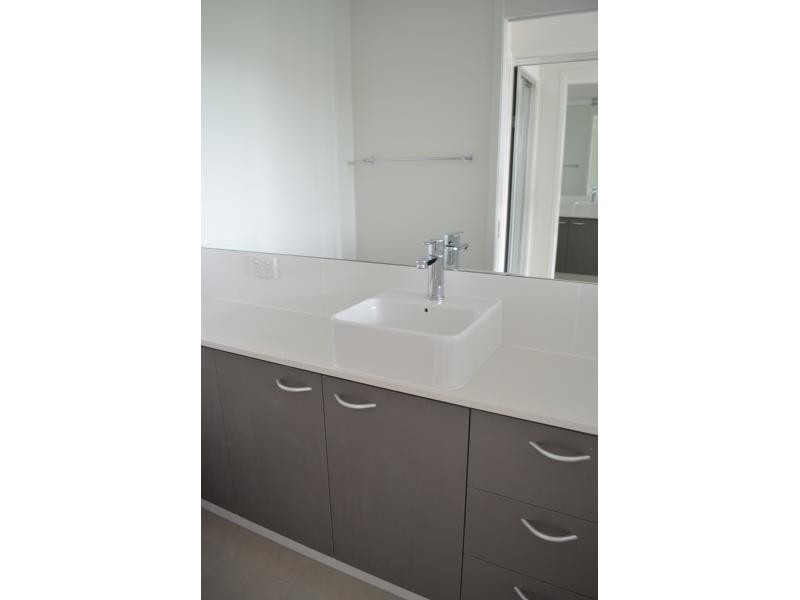 40 Carl Street, Woolloongabba QLD 4102