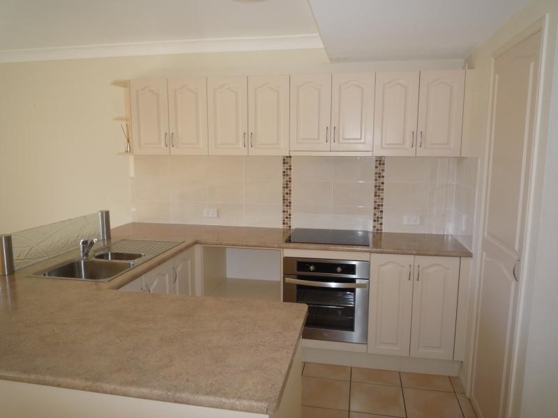 8 Peninsula Ave, Cornubia QLD 4130