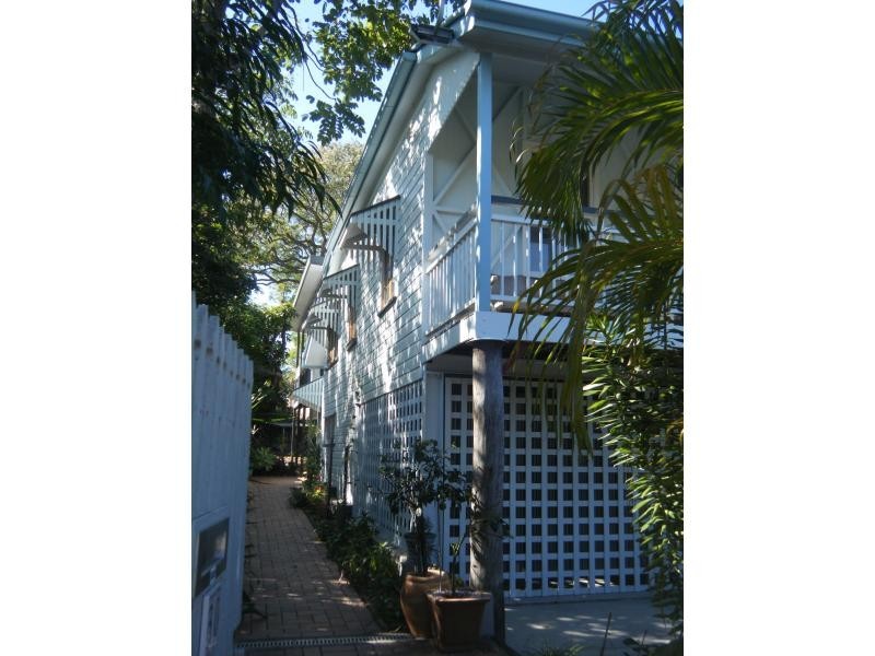 30 Cedar Street, Greenslopes QLD 4120