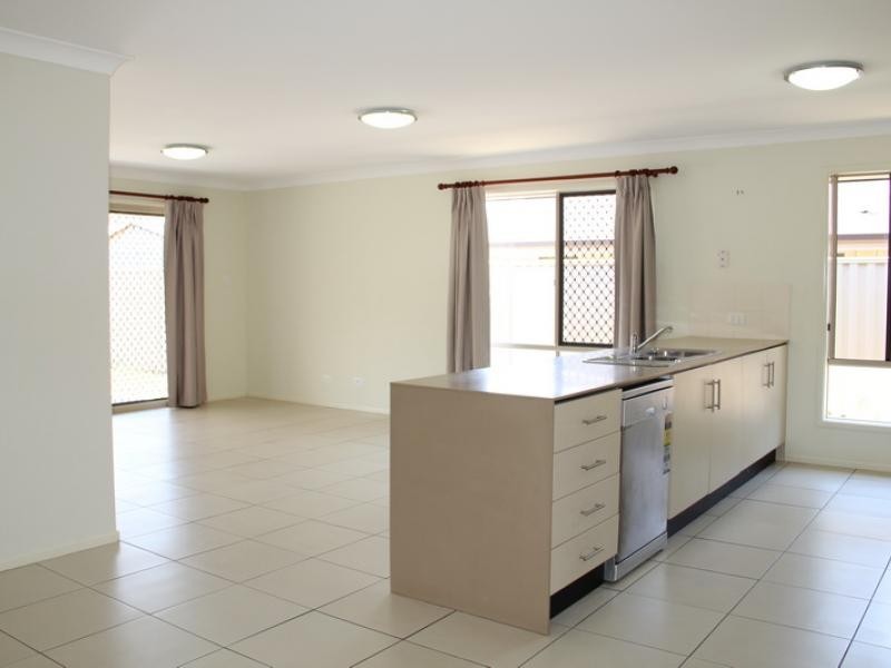 60 Rockfield Road, Doolandella QLD 4077