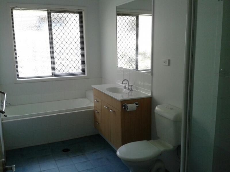 300 Cliveden Avenue, Corinda QLD 4075