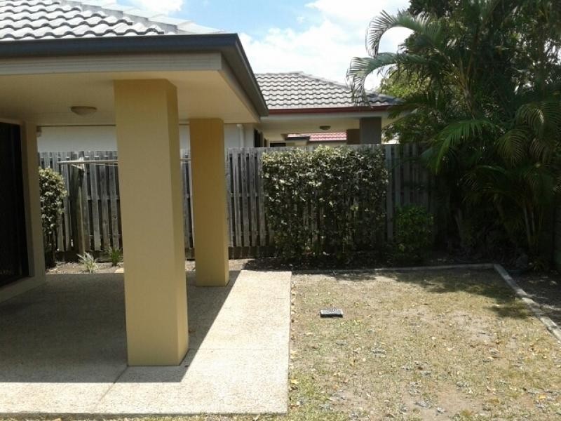 300 Cliveden Avenue, Corinda QLD 4075