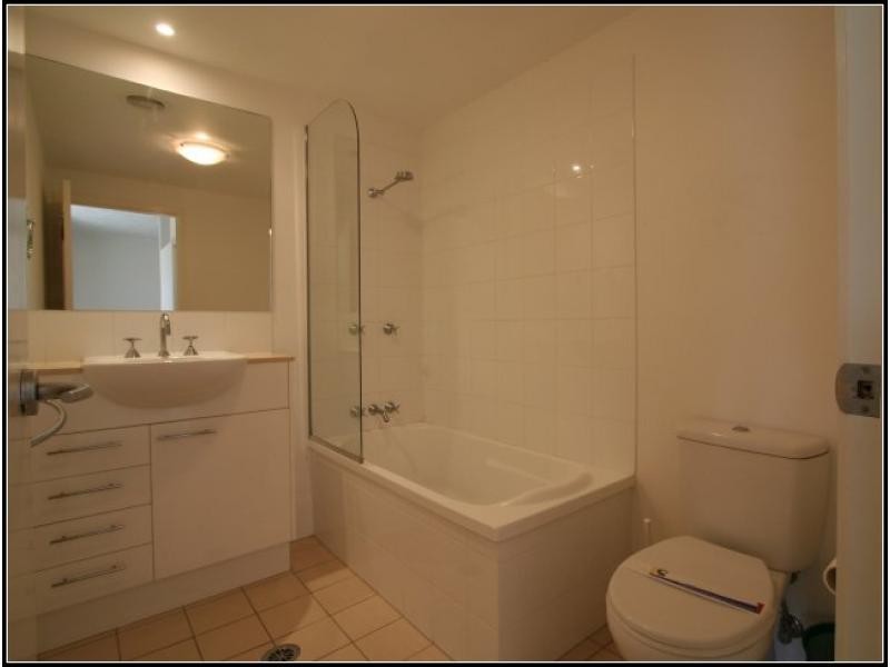 98 University Drive, Varsity Lakes QLD 4227