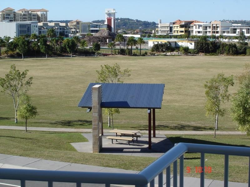 98 University Drive, Varsity Lakes QLD 4227