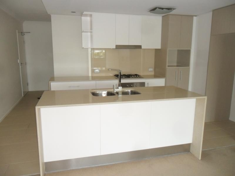 53 Darrambal, Chevron Island QLD 4217