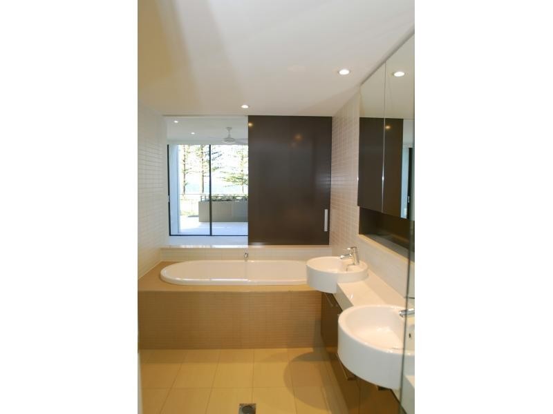 323 Bayview Street 323 Bayview Street, Hollywell QLD 4216