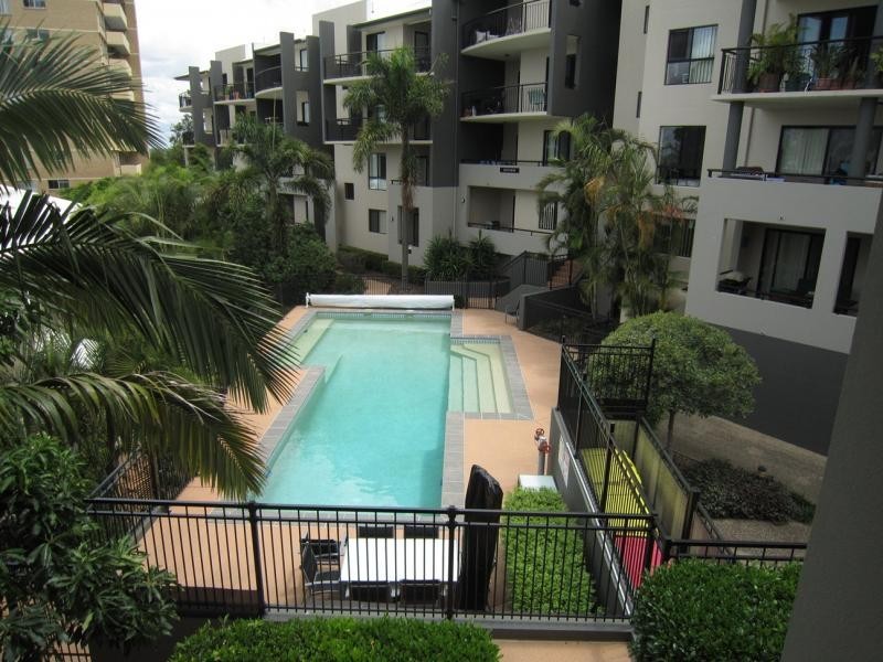 70 Norman Crescent, Norman Park QLD 4170