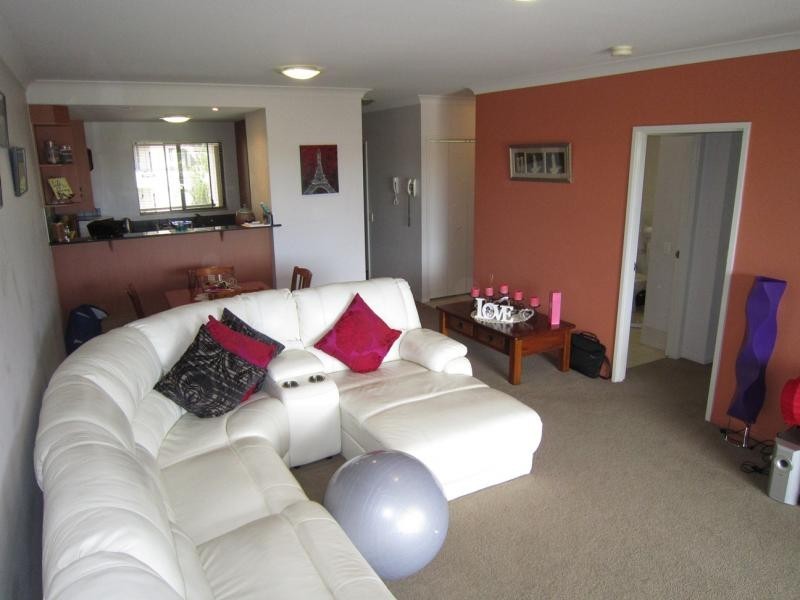 70 Norman Crescent, Norman Park QLD 4170