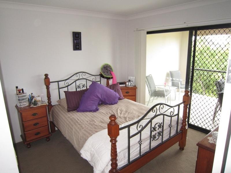 70 Norman Crescent, Norman Park QLD 4170