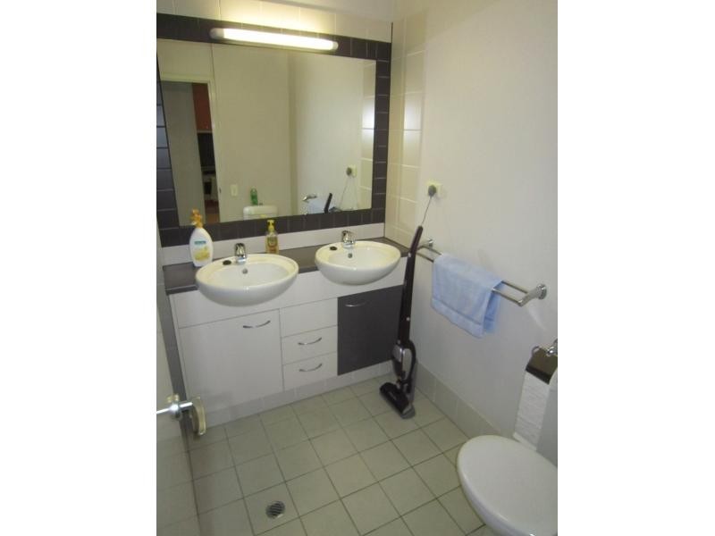 70 Norman Crescent, Norman Park QLD 4170