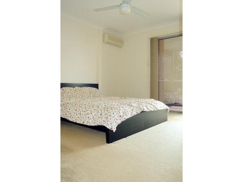 34-42 University Drive, Meadowbrook QLD 4131