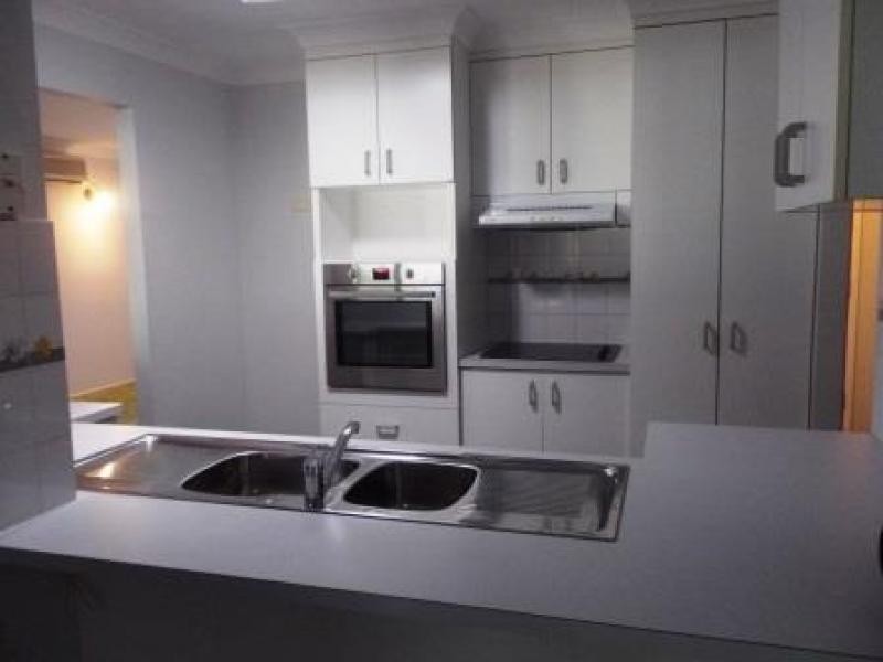 21 CHRISTINE AVE, Torquay QLD 4655