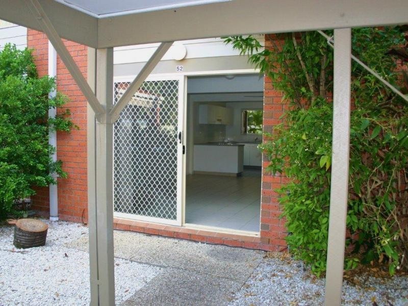 60 Whitby, Southport QLD 4215