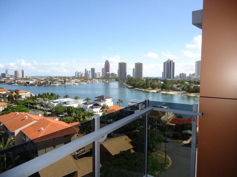 53 Darrambal, Chevron Island QLD 4217