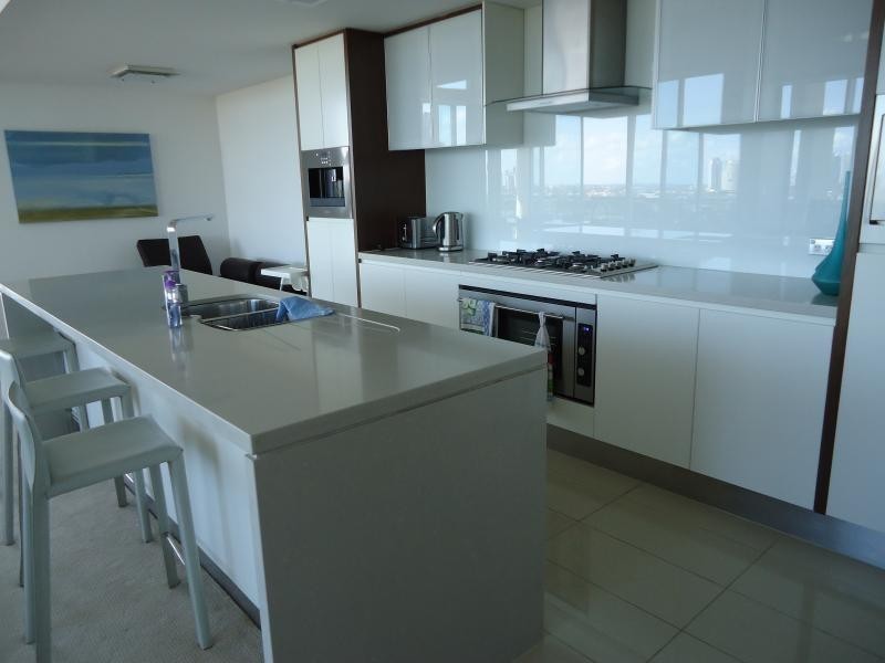 53 Darrambal, Chevron Island QLD 4217