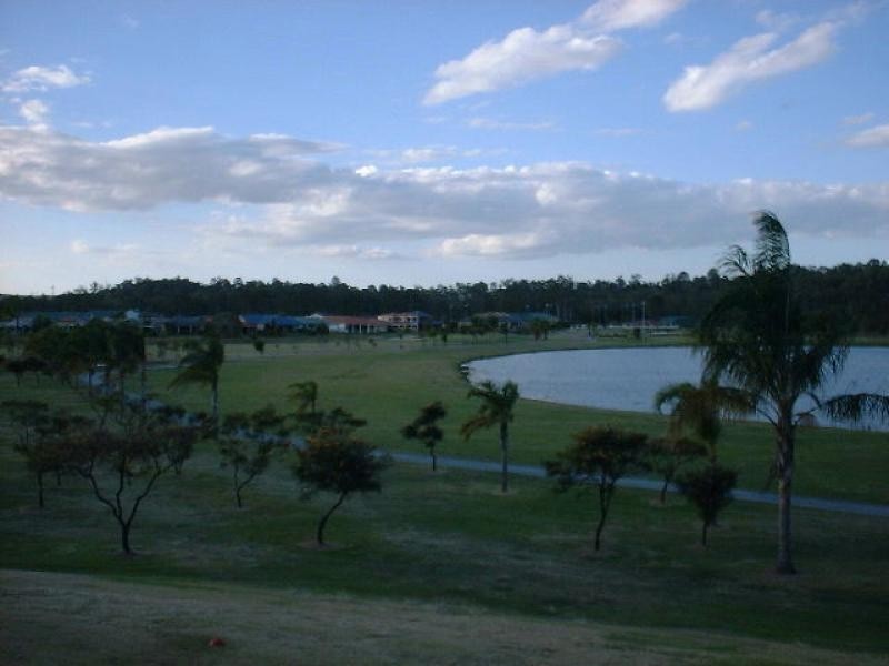 8 Peninsula Ave, Cornubia QLD 4130