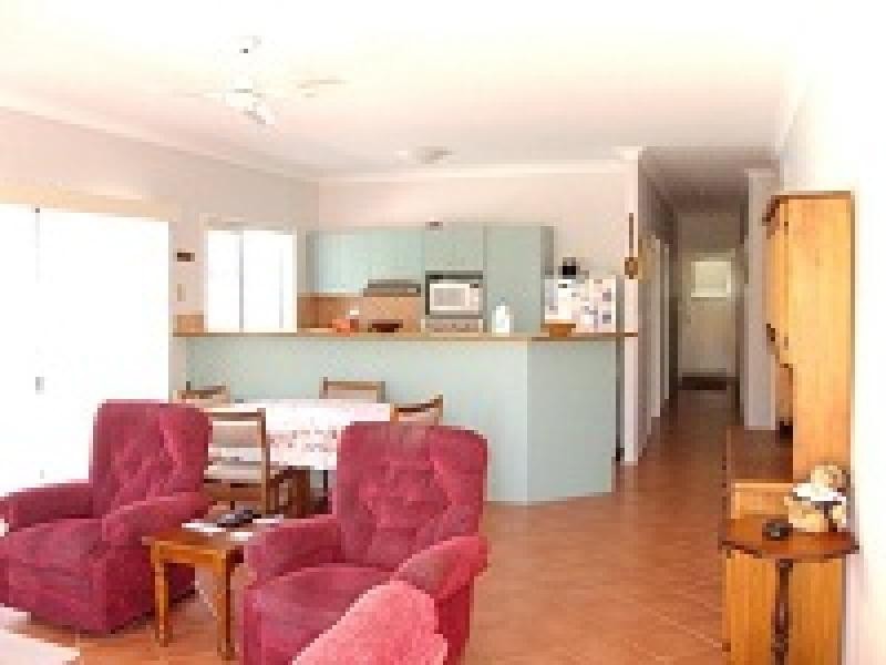 40 Lakeside Crescent, Currimundi QLD 4551