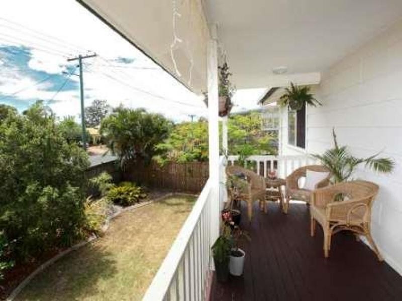 16 Saunders St, Point Vernon QLD 4655