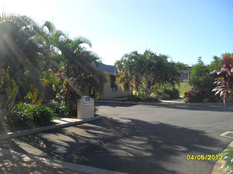 434-446 Kamerunga Rd, Redlynch QLD 4870