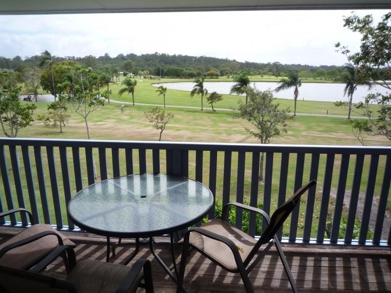 8 Peninsula Ave, Cornubia QLD 4130