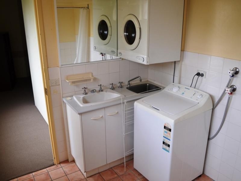 38 Enderley Ave, Surfers Paradise QLD 4217