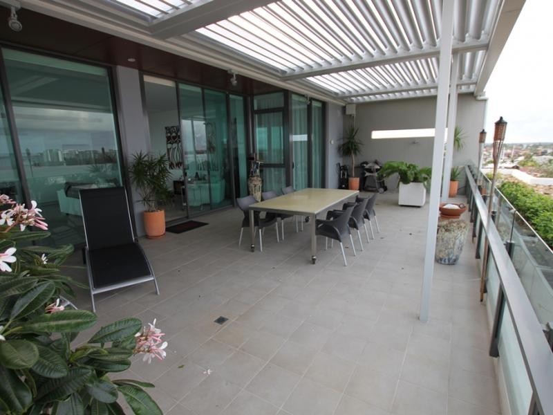 323 Bayview Street 323 Bayview Street, Hollywell QLD 4216