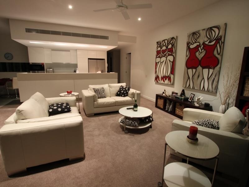 323 Bayview Street 323 Bayview Street, Hollywell QLD 4216