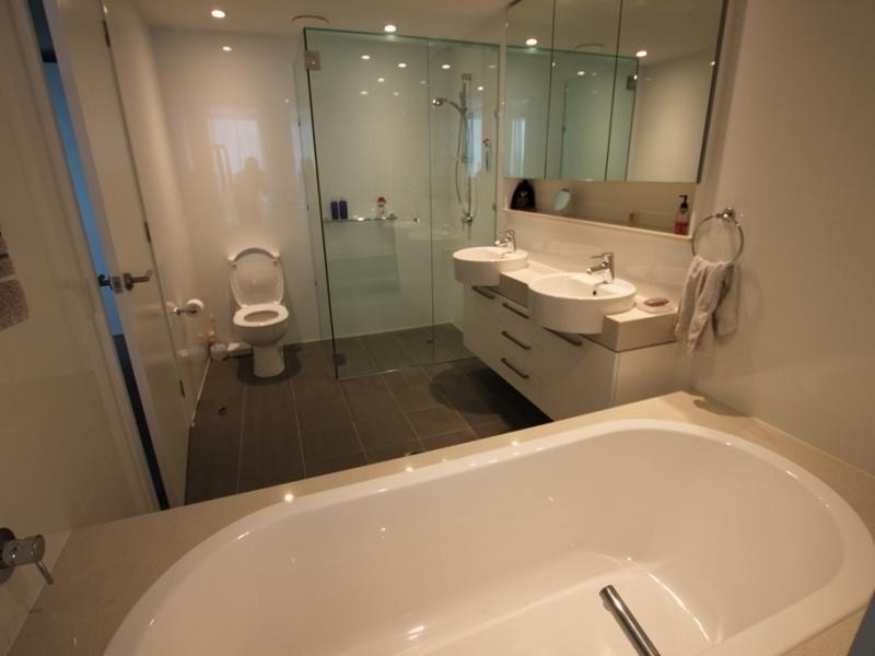 323 Bayview Street 323 Bayview Street, Hollywell QLD 4216