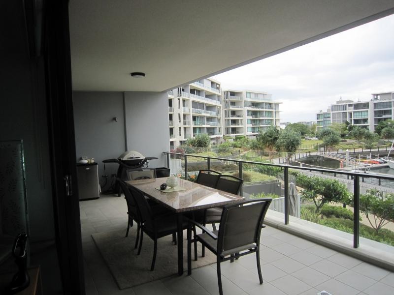 323 Bayview Street, Hollywell QLD 4216