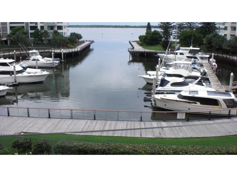 323 Bayview Street, Hollywell QLD 4216