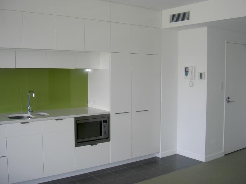 10 Pidgeon Close, West End QLD 4101