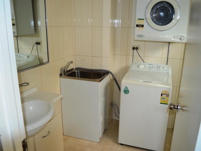 38 Enderley Ave, Surfers Paradise QLD 4217