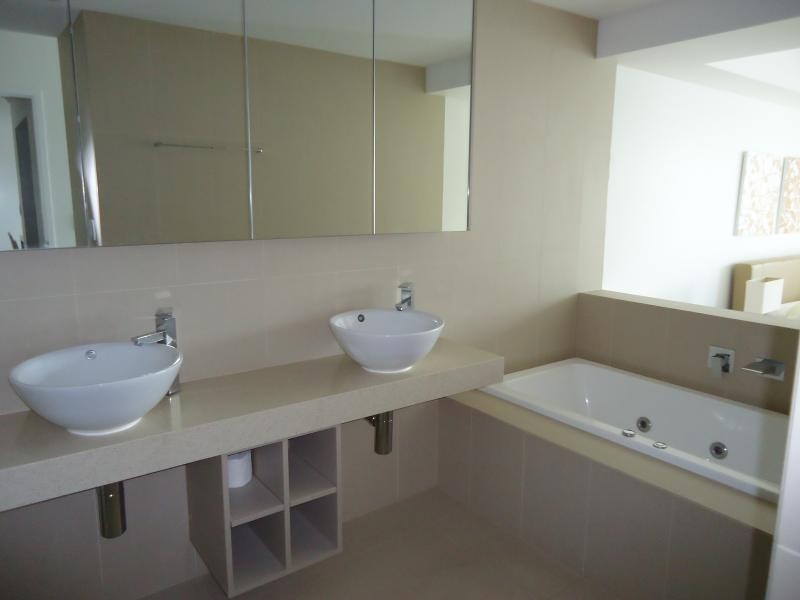 53 Darrambal, Chevron Island QLD 4217