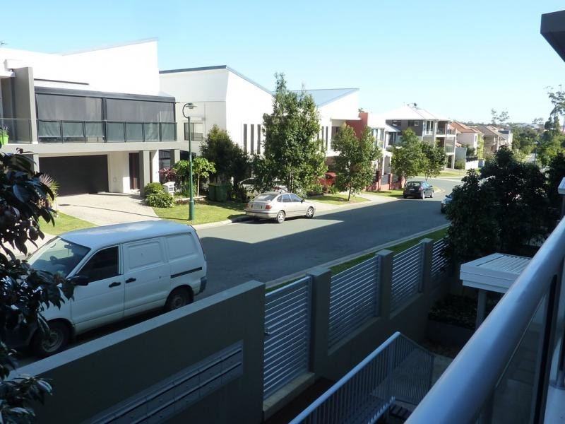 28 CASTELLO CIRCUIT, Varsity Lakes QLD 4227