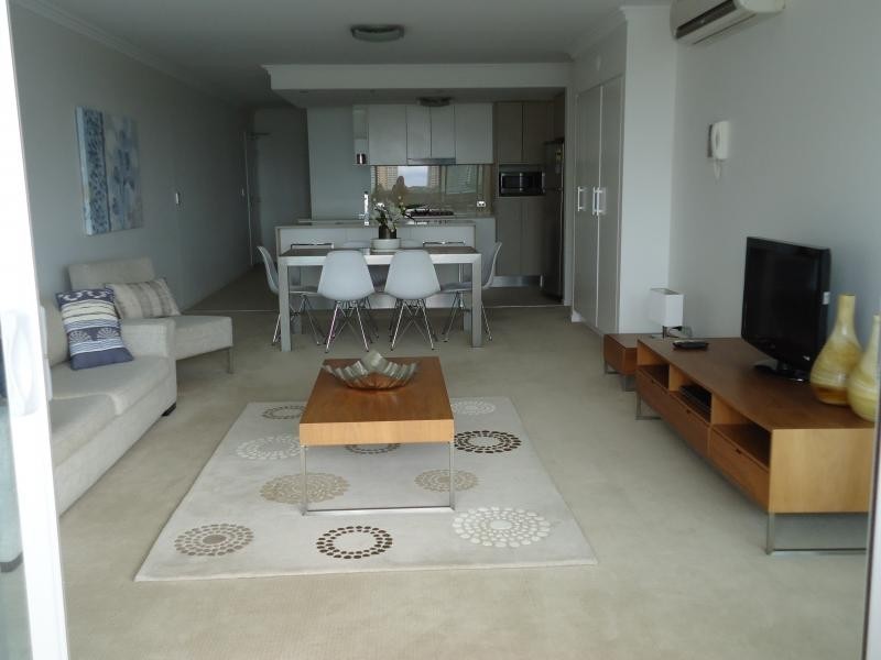 53 Darrambal, Chevron Island QLD 4217