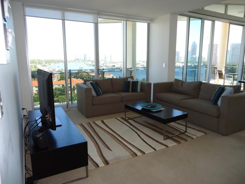 53 Darrambal, Chevron Island QLD 4217