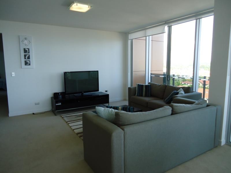 53 Darrambal, Chevron Island QLD 4217