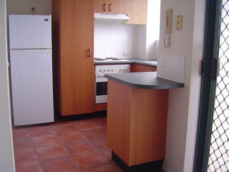 140 MARINE PARADE, Southport QLD 4215