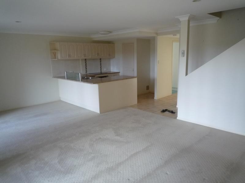 8 Peninsula Ave, Cornubia QLD 4130