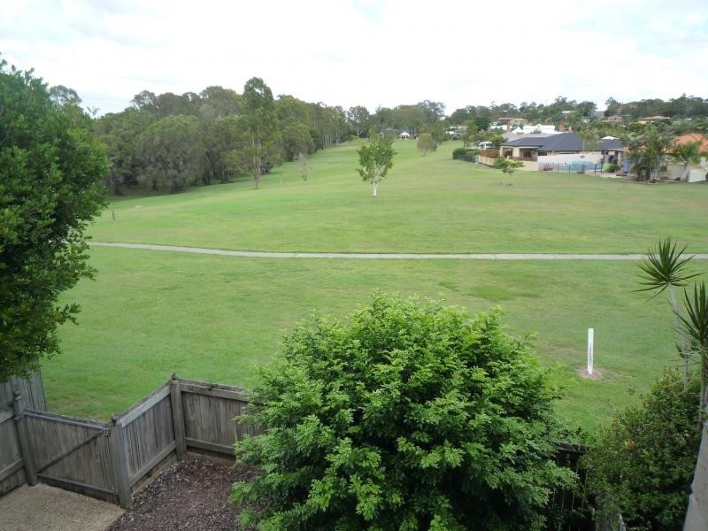 8 Peninsula Ave, Cornubia QLD 4130