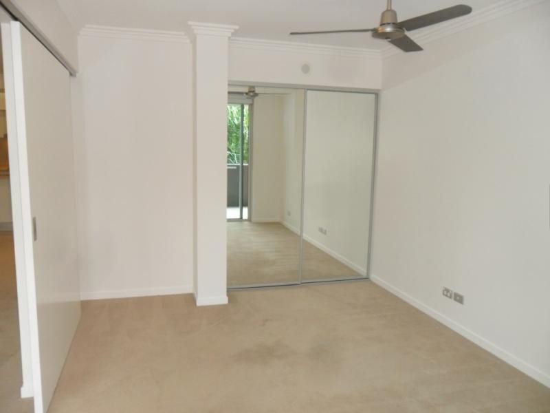 53 Darrambal, Chevron Island QLD 4217