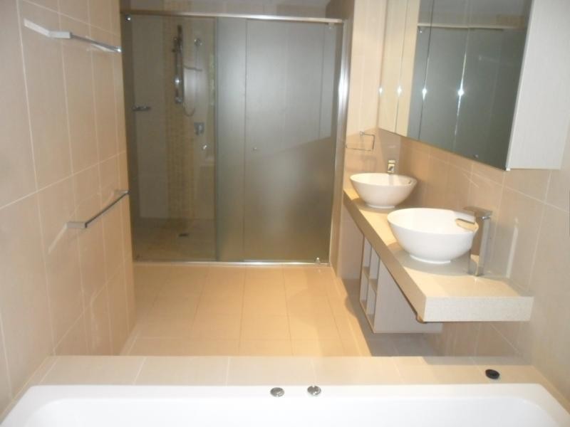 53 Darrambal, Chevron Island QLD 4217