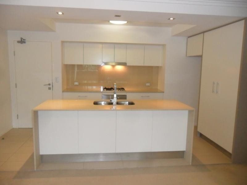 53 Darrambal, Chevron Island QLD 4217