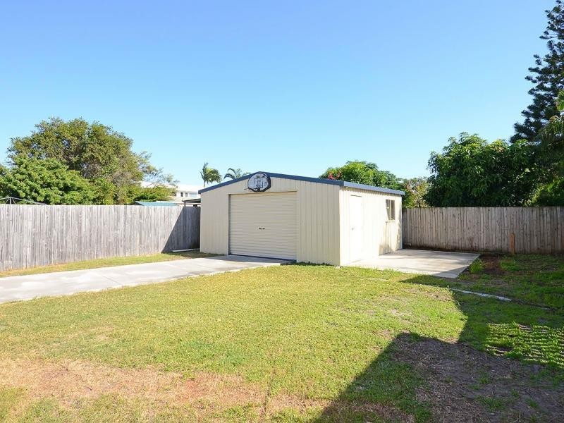 24 View st, Torquay QLD 4655