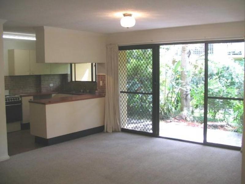 111 Markeri Street, Mermaid Waters QLD 4218