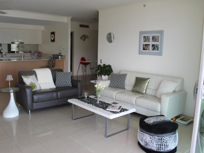 1 Duporth Avenue, Maroochydore QLD 4558